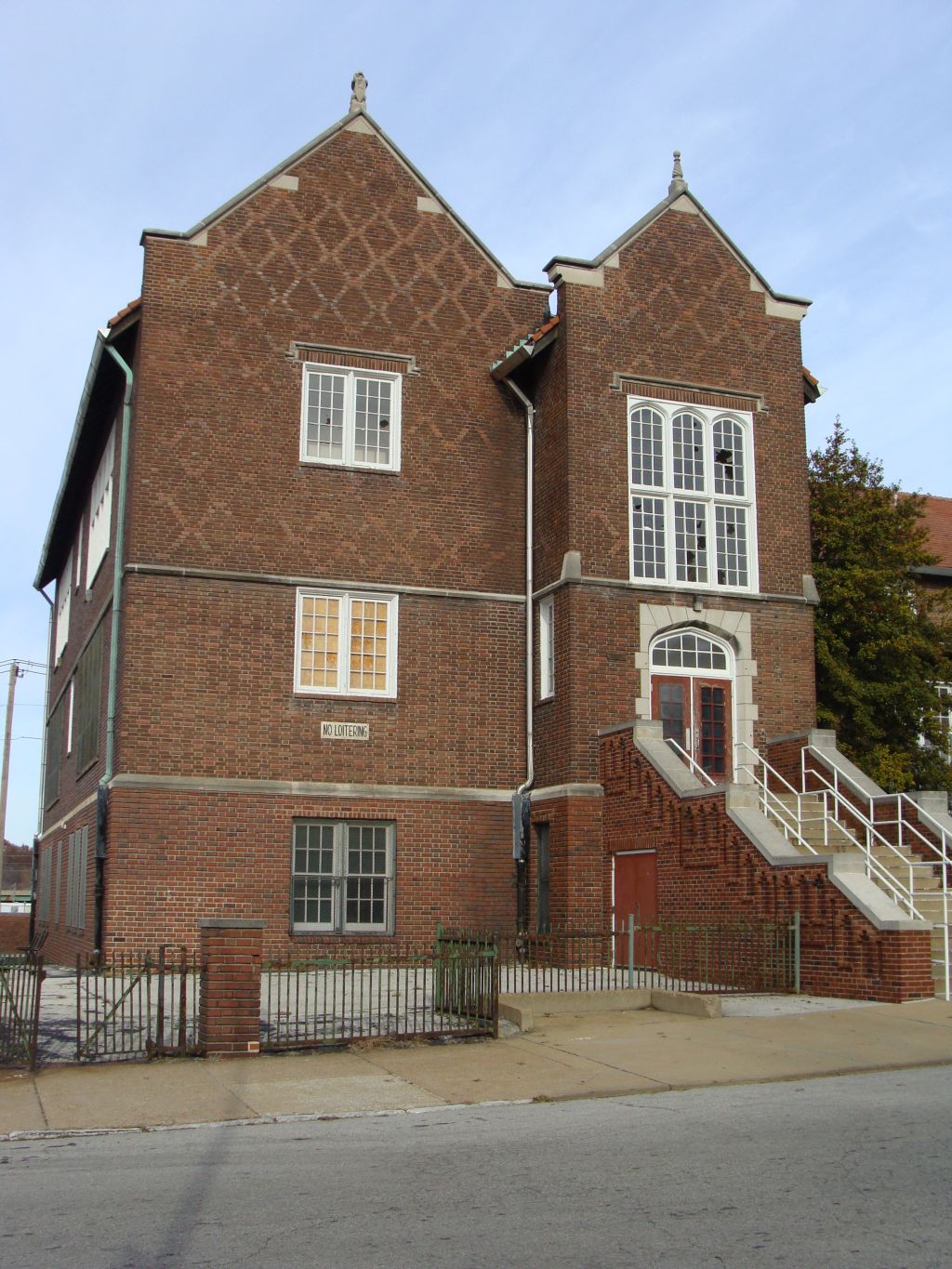 Lyon School, Carondelet St Louis Patina