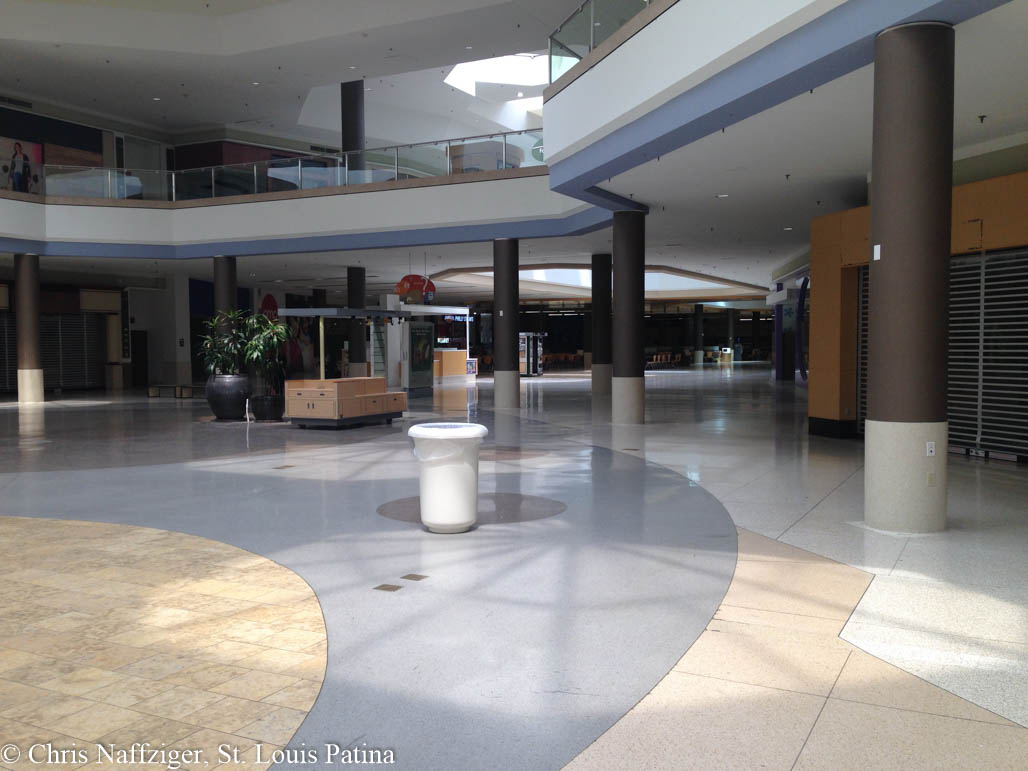 Chesterfield Mall, 99% Dead – St Louis Patina